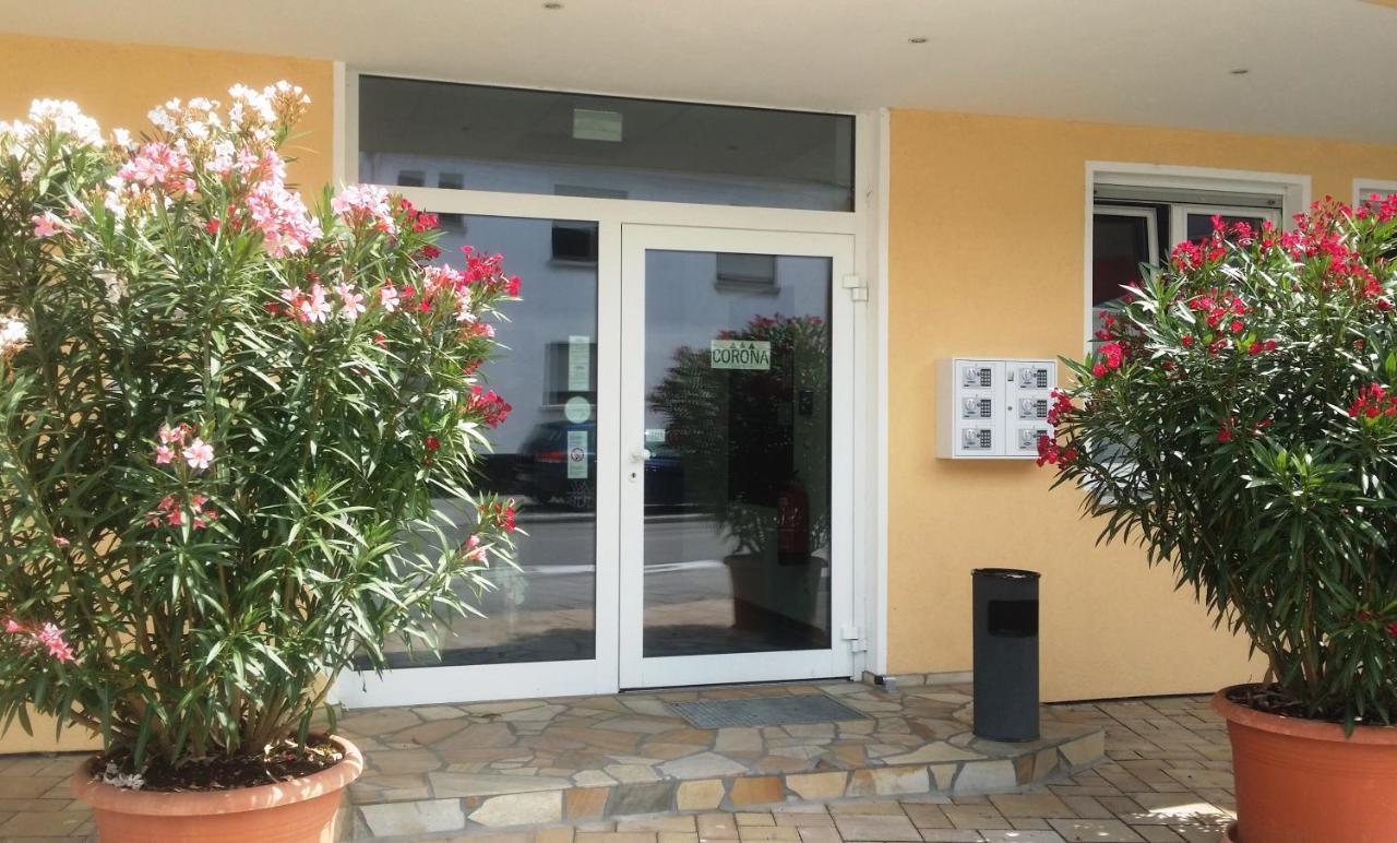 Pension Corona Forst  Exteriör bild